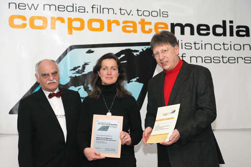 Hotel Infos & Hotel News @ Hotel-Info-24/7.de | Dr. Elisabeth Decker (Mitte), Geschäftsführerin Meavision Media GmbH, freut sich über die Awards